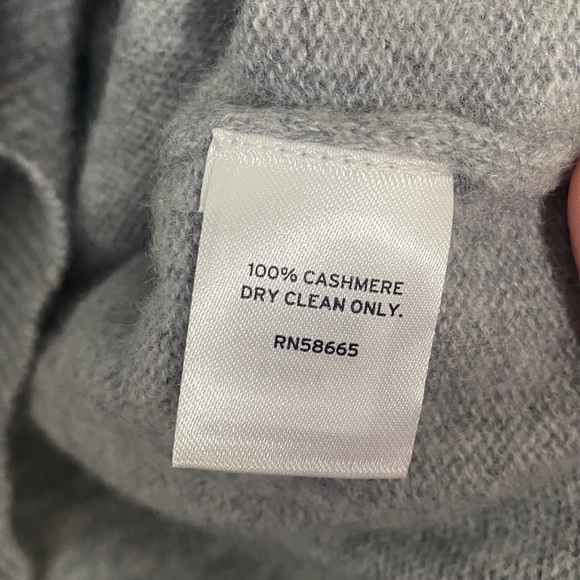 Nordstrom 100% Cashmere Gray V-Neck Sweater - Picture 4 of 7